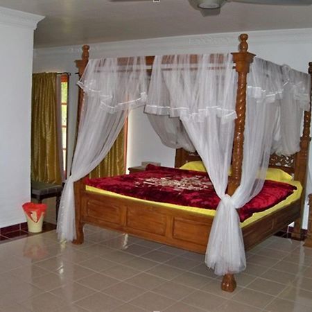 ฟายฟลายวิลลา Hotel กัวลาเซอลาโงร์ ภายนอก รูปภาพ